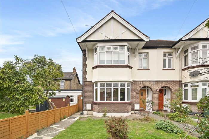 2 Bedroom Flat To Rent In Ashley Road, London, E4