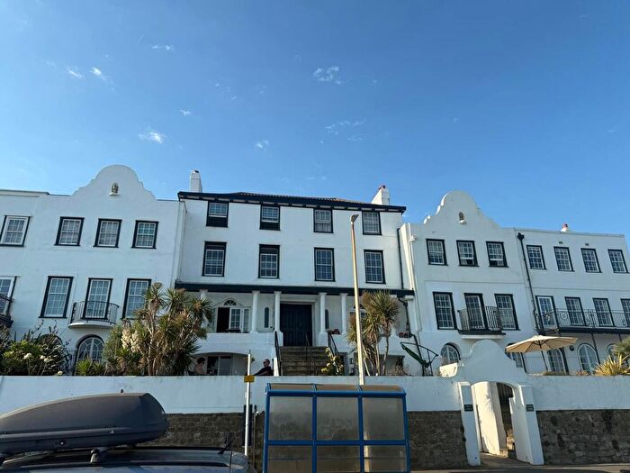 1 Bedroom Flat To Rent In Sandgate Esplanade, Sandgate, Folkestone, CT20