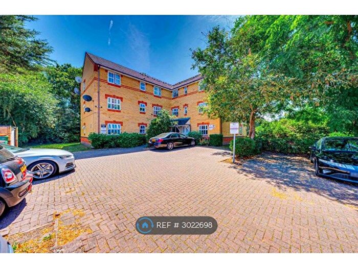 2 Bedroom Flat To Rent In Yeoman Close, London, E6