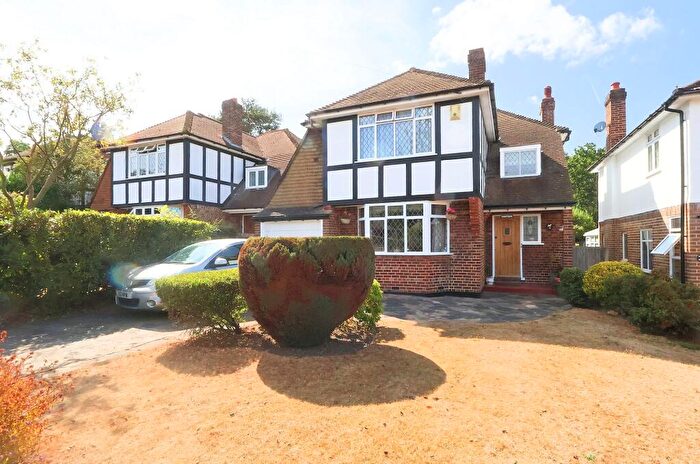 3 Bedroom Detached House For Sale In Greenway Gardens, Shirley, CR0