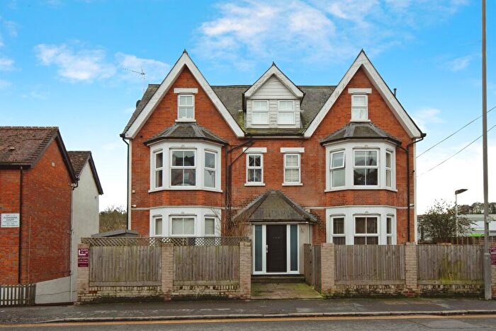 2 Bedroom Flat For Sale In West Wycombe Road, High Wycombe, HP12