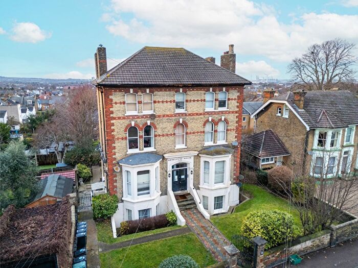 1 Bedroom Flat For Sale In Berkley House, Windmill Street, Gravesend, Kent, DA12