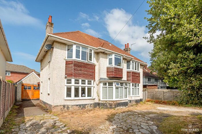 4 Bedroom Detached House For Sale In Ravine Road, Bournemouth, Dorset, BH5