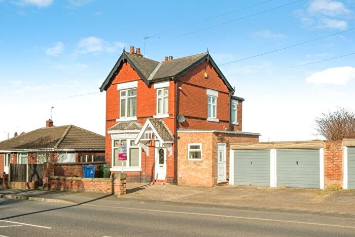 3 Bedroom Detached House To Rent In Tickhill Road, Doncaster, DN4