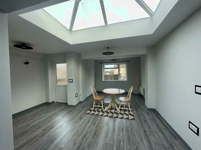 1 Bedroom Flat To Rent In Springfield Road, Shepshed, LE12