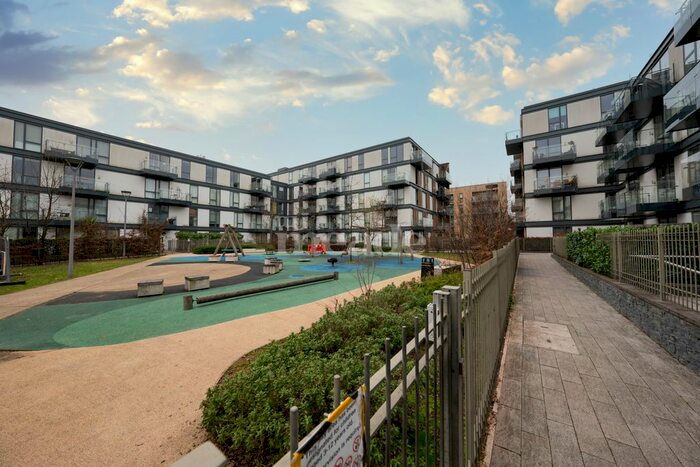 2 Bedroom Flat To Rent In Jacks Farm Way, London, E4