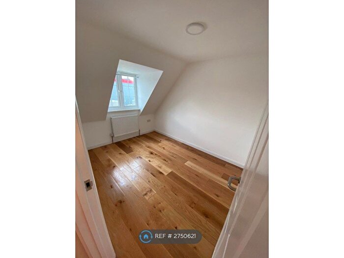 1 Bedroom Flat To Rent In South End, Croydon, CR0