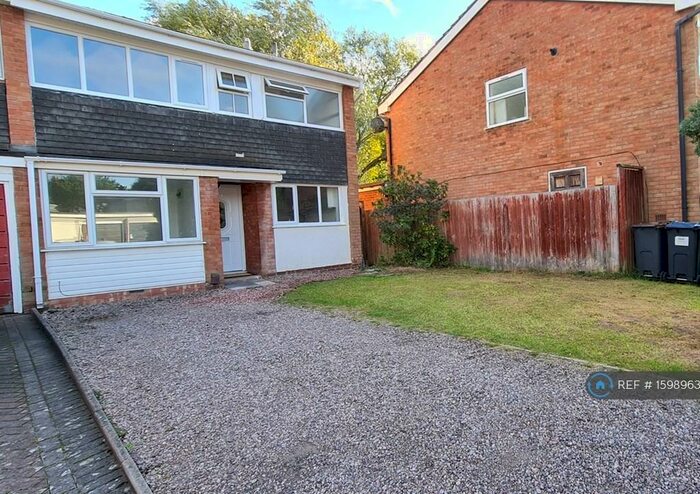 4 Bedroom Semi-Detached House To Rent In Derry Close, Birmingham, B17