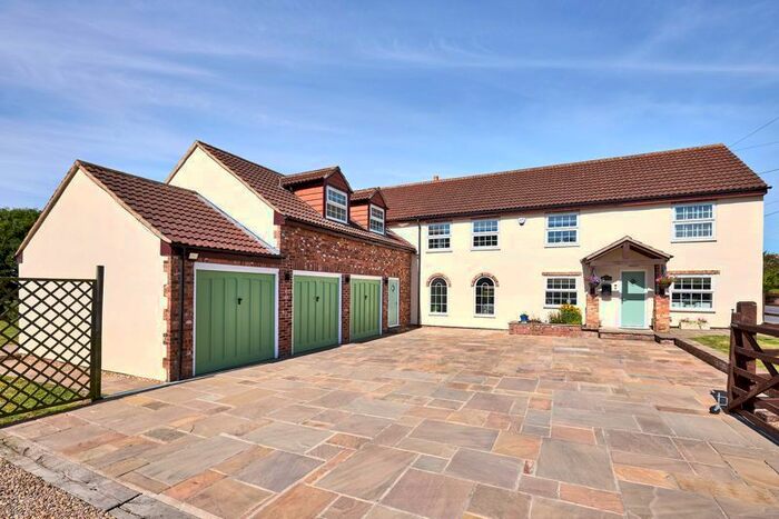 6 Bedroom Property For Sale In Main Street, Hirst Courtney, Selby, YO8