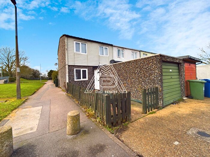 3 Bedroom End Of Terrace House For Sale In Foxglove Road, South Ockendon, Essex, RM15