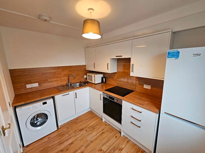 2 Bedroom Flat To Rent In Hardgate, City Centre, Aberdeen, AB10