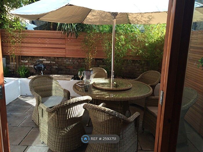 2 Bedroom Flat To Rent In Vera Road, London, SW6