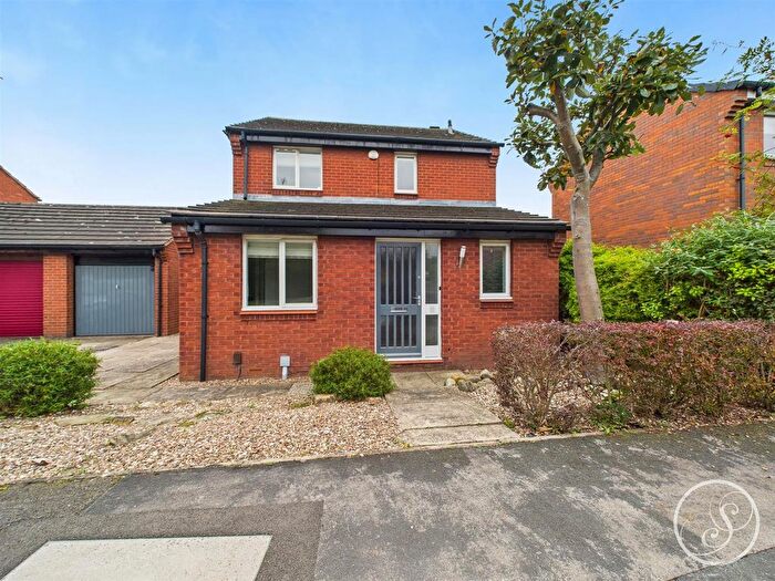 3 Bedroom Detached House For Sale In Darnley Lane, Leeds, LS15
