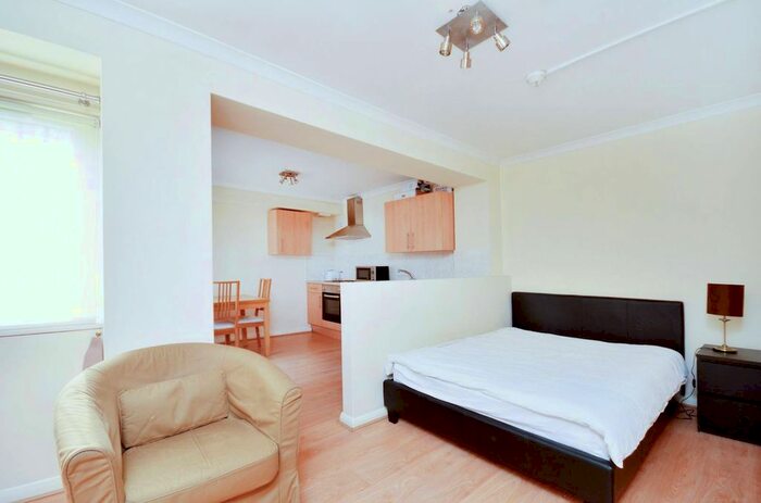 Studio To Rent In Kings Road, Kings Road, London, SW10