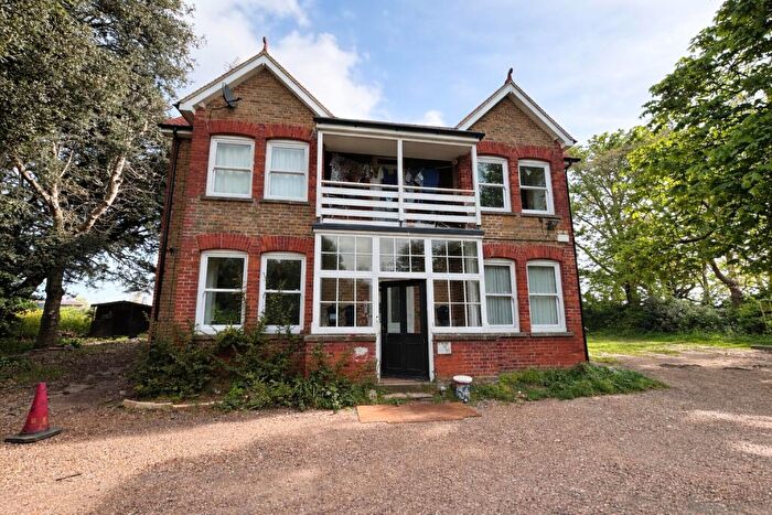 2 Bedroom Flat To Rent In Dent-de-Lion, Margate, Kent, CT9