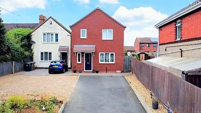 3 Bedroom Detached House For Sale In Doddington Road, Earls Barton, Northamptonshire, NN6