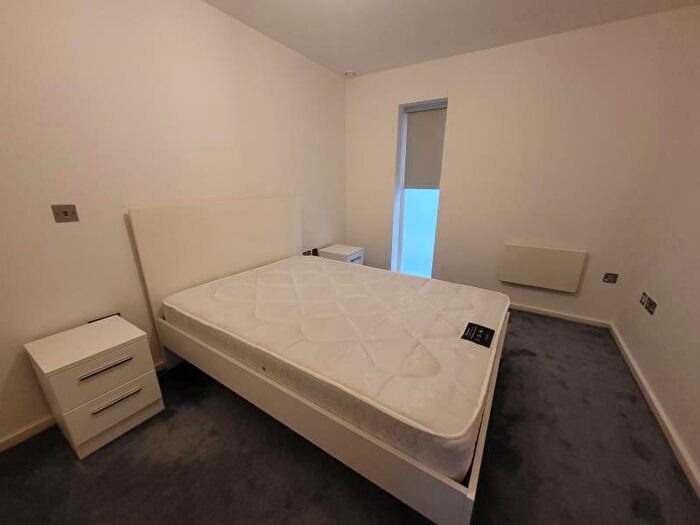 2 Bedroom Apartment To Rent In Apt . :: Ice Plant, M4