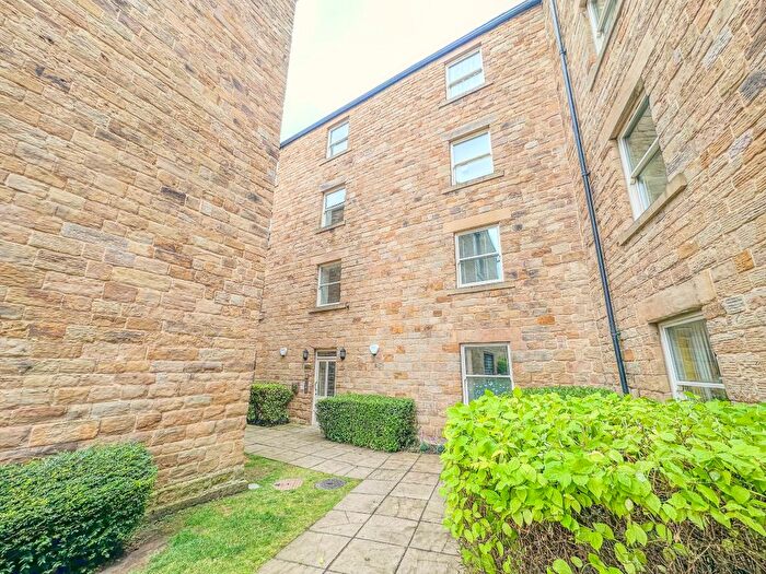 1 Bedroom Studio To Rent In Spinners House, Textile Street, Dewsbury, WF13