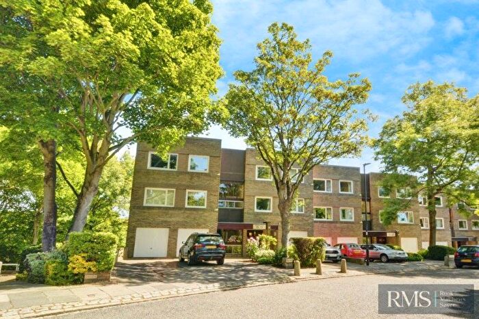 2 Bedroom Flat For Sale In Adderstone Crescent, Newcastle Upon Tyne, NE2