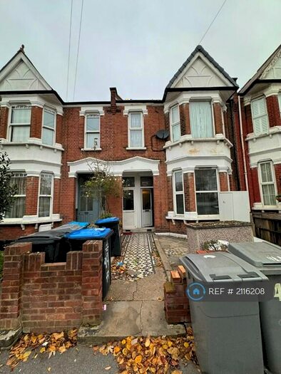 3 Bedroom Flat To Rent In Furness Road, London, NW10