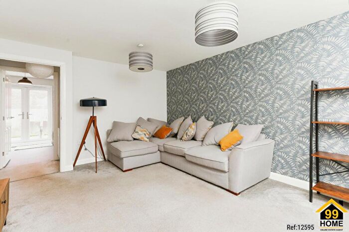 3 Bedroom Semi-Detached House For Sale In Keepers Meadow, Southam, Warwickshire, CV47