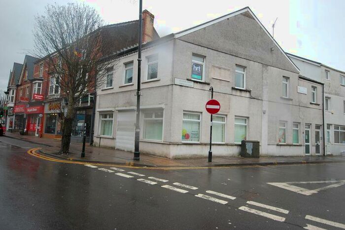 Detached House To Rent In Ground Floor Premises Windsor Road, Neath, SA11