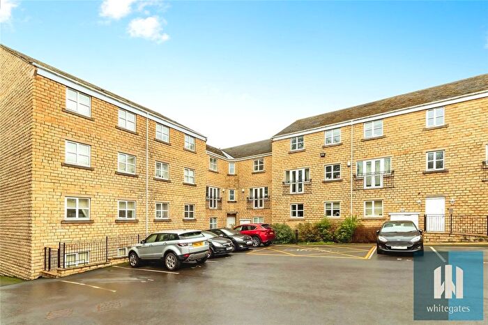 2 Bedroom Flat To Rent In Croft Court, Mount Lane, Rastrick, Brighouse, HD6