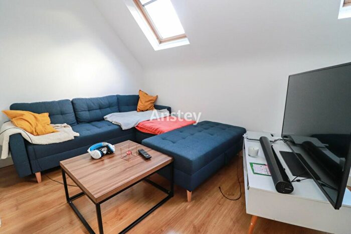 2 Bedroom Flat To Rent In Bullar Road, Southampton, SO18