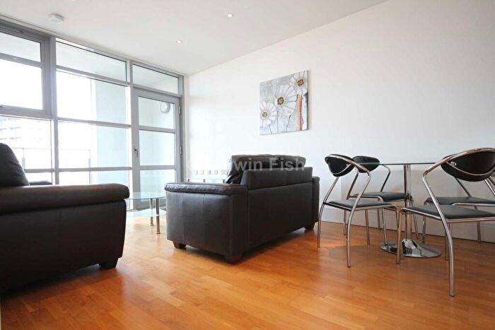 2 Bedroom Apartment To Rent In The Lock, Whitworth Street West, Southern Gateway, M1
