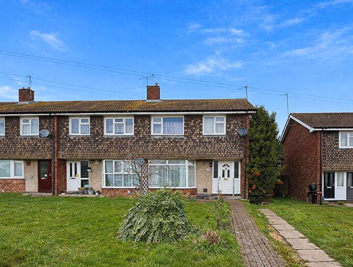 3 Bedroom Terraced House For Sale In Quarrendon Avenue, Aylesbury, HP19