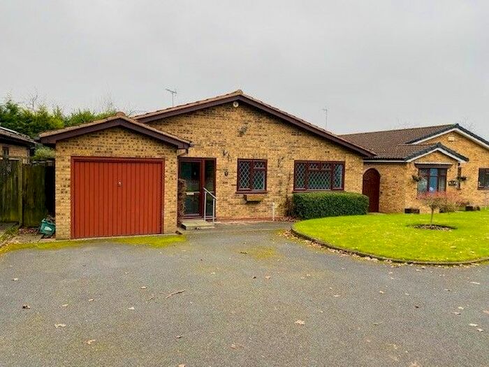 3 Bedroom Detached Bungalow To Rent In Briar Coppice, Cheswick Green, Solihull B90