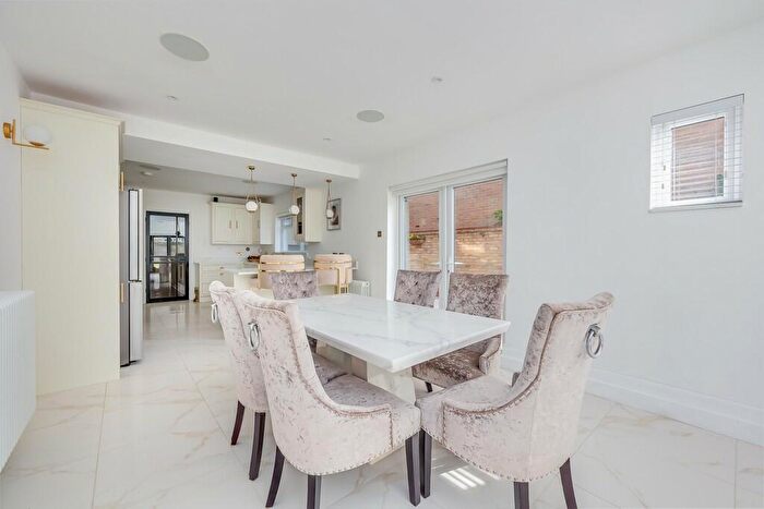 6 Bedroom Semi-Detached House To Rent In Clapham Road, Bedford, Bedfordshire, MK41