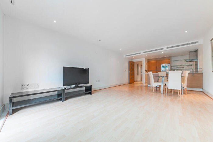 2 Bedroom Apartment To Rent In Howard Building, Queenstown Road, London, SW11