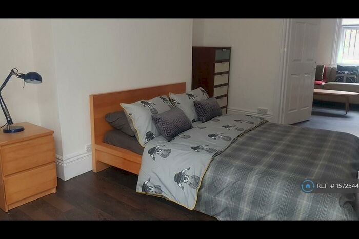 1 Bedroom Flat To Rent In Back Kendal Lane, Leeds, LS3