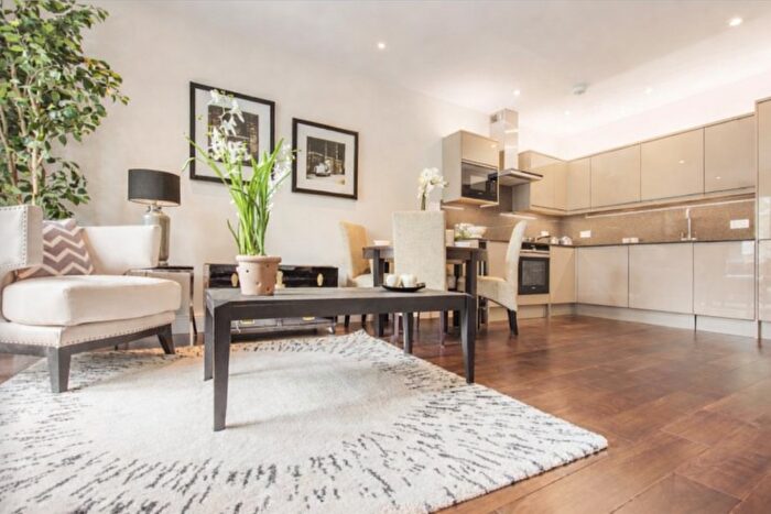 2 Bedroom Flat To Rent In New Park Road, London, SW2