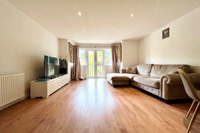 2 Bedroom Flat To Rent In Bean Road, Greenhithe, DA9