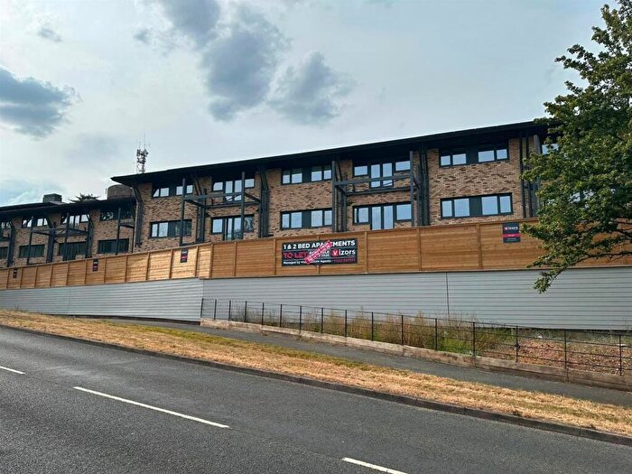2 Bedroom Flat To Rent In Highfield House, Headless Cross, Redditch, B97