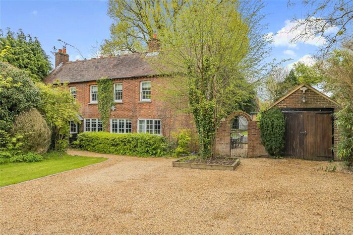 4 Bedroom Detached House For Sale In Perry Hill, Worplesdon, Guildford, Surrey, GU3