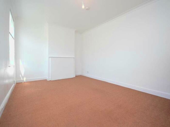 3 Bedroom Semi-Detached House To Rent In Kelvington Road, London, SE15