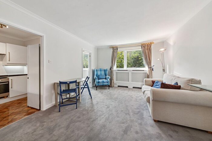 2 Bedroom Flat To Rent In Elm Park Gardens, London, SW10