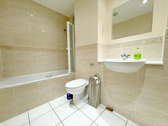 2 Bedroom Apartment To Rent In New Crane Street, Chester, Cheshire, CH1