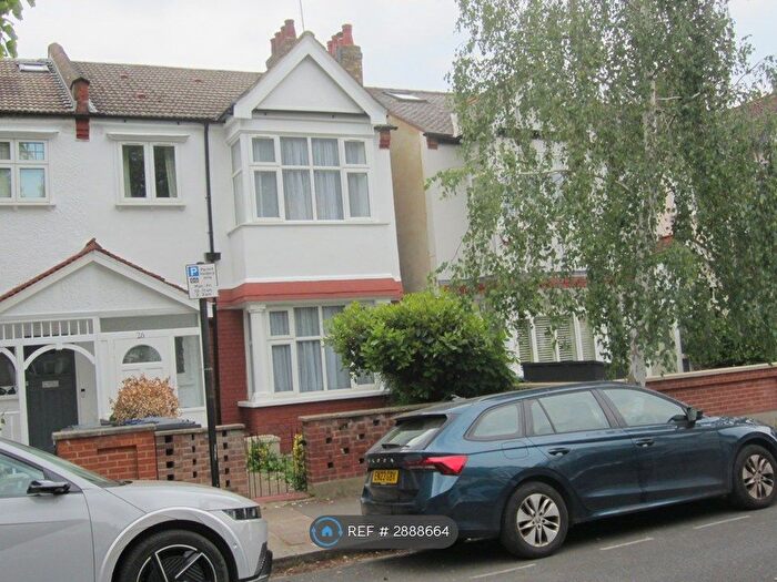 3 Bedroom Semi Detached House To Rent In Wyndham Road, London, W13