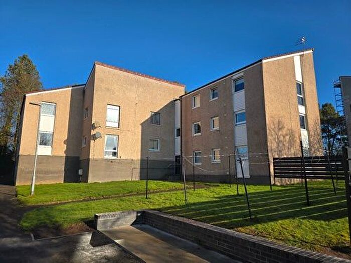 2 Bedroom Flat To Rent In Dochart Terrace, Dundee, DD2