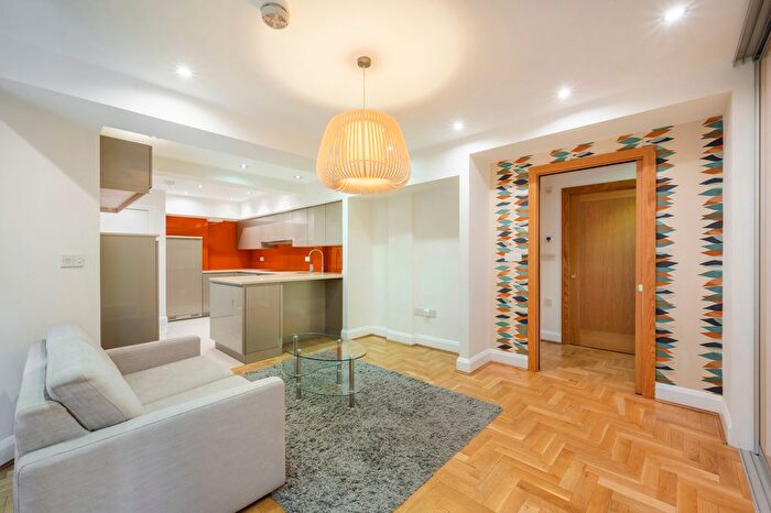 2 Bedroom Flat To Rent In Montagu Court, - Montagu Square, W1H
