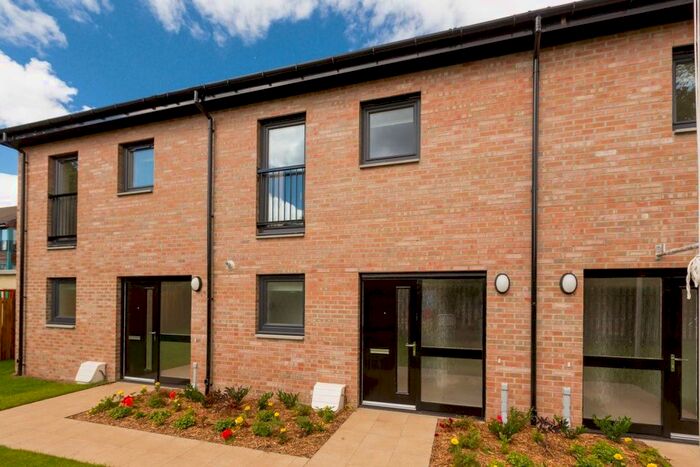 2 Bedroom Flat To Rent In Paterson Place, Edinburgh, EH15