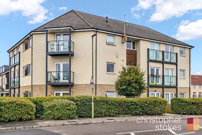 2 Bedroom Flat For Sale In The Cedars, Broxbourne, Hertfordshire, EN10