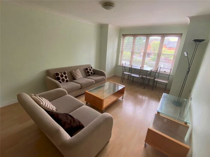 2 Bedroom Flat To Rent In Hadfield Close, Victoria Park, M14
