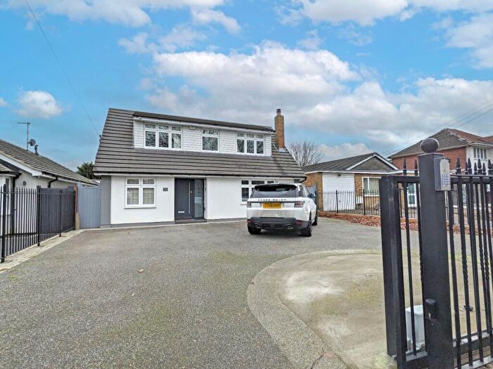 5 Bedroom Detached House For Sale In Daws Heath Road, Daws Heath, Hadleigh, Essex, SS7