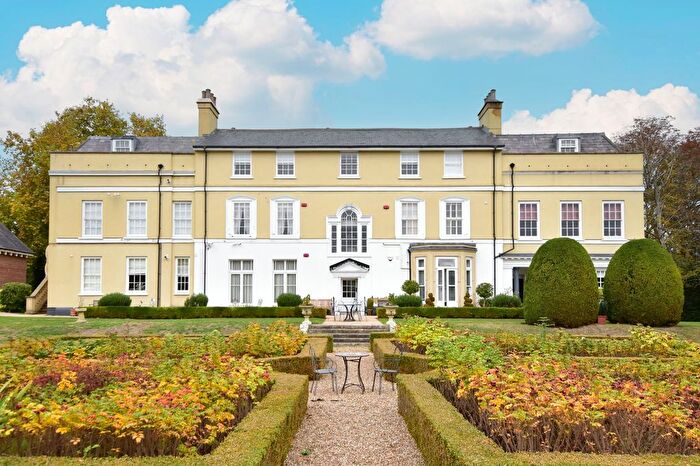 2 Bedroom Flat For Sale In Breakspear Place, Abbots Langley, WD5