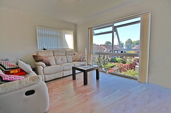2 Bedroom Flat To Rent In St Christophers Close, Isleworth, TW7